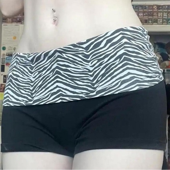 Zebra print waistband mini shorts! Cute perfect casual outfit work out Leggings - Picture 1 of 2